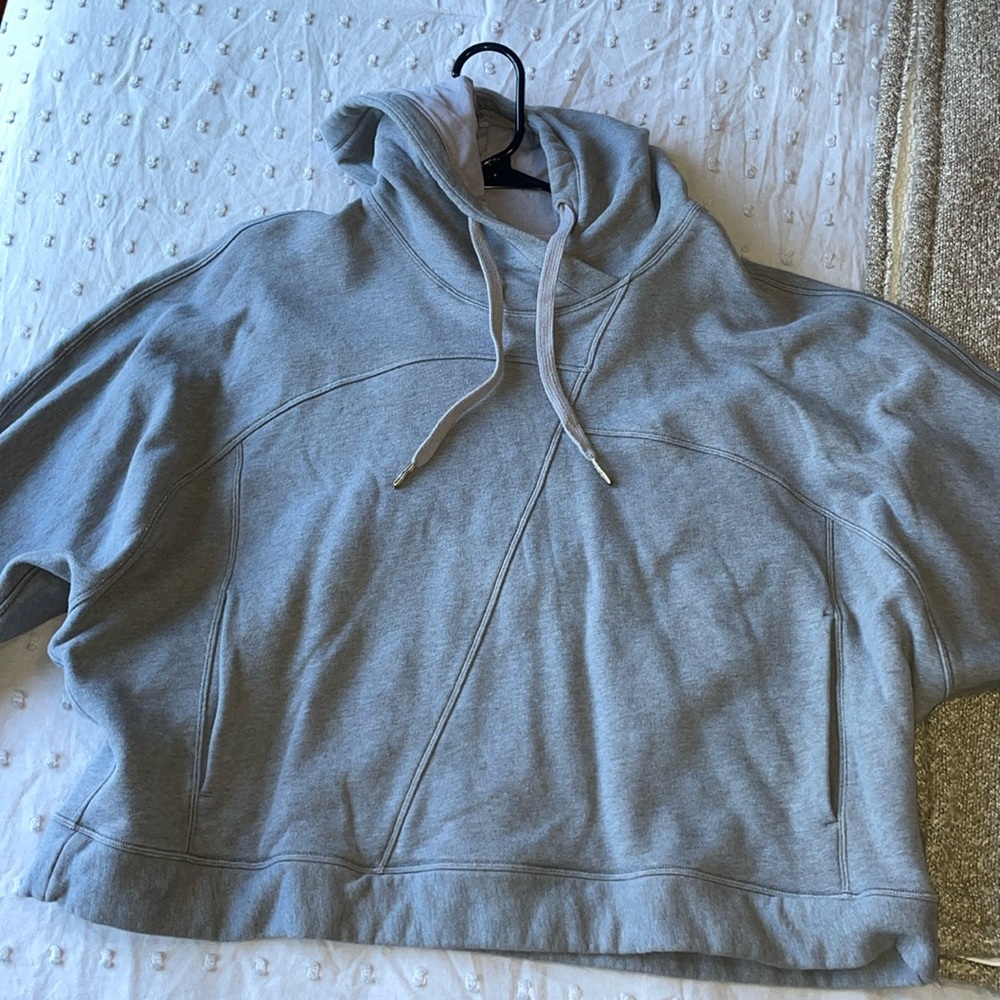 lululemon cropped hoodie